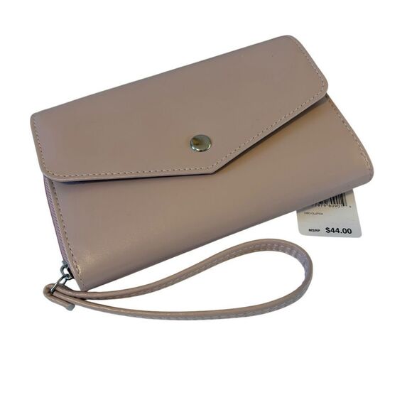 Mundi Sleek Looking Soft Pink Wristlet/Wallet w/ TONS of room for everything. - Picture 2 of 8